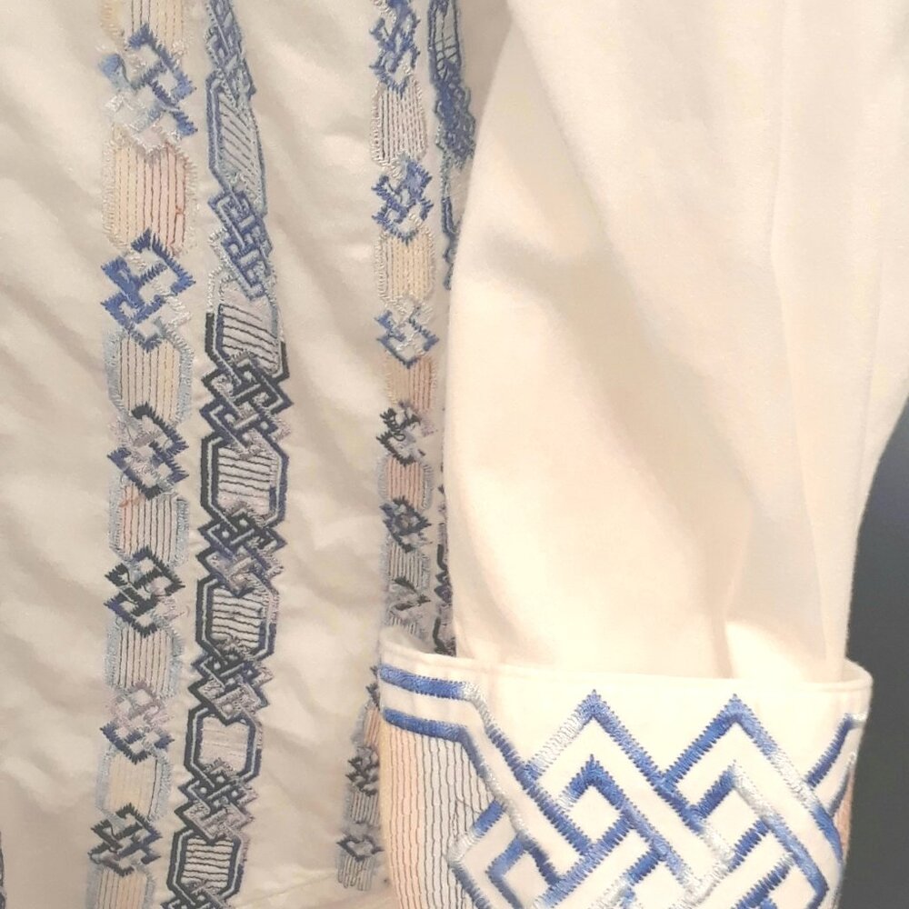 Robert Graham Men's Embroidered Shirt- Size Large- Gently Worn